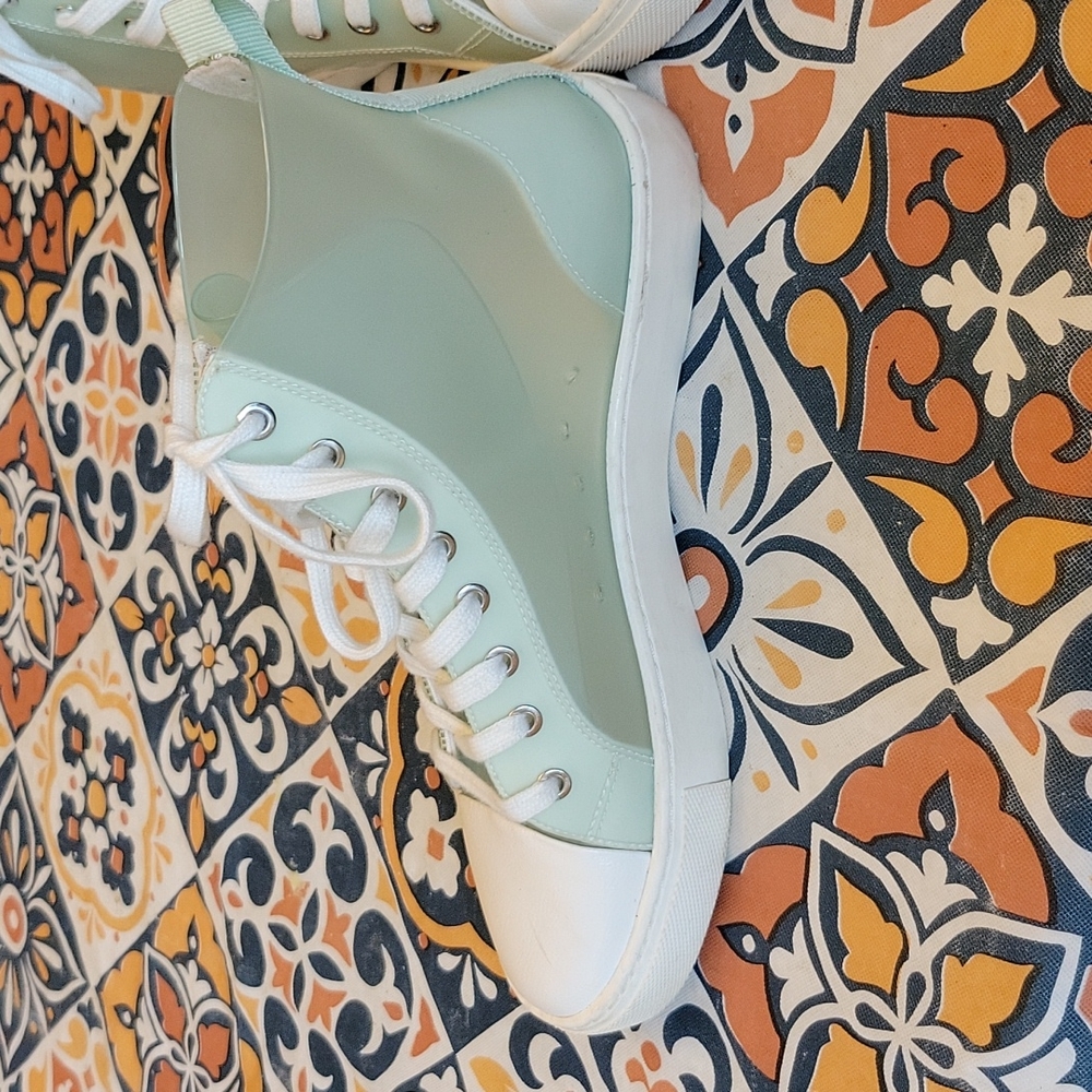 Frosty Aldo Sneakers View 2